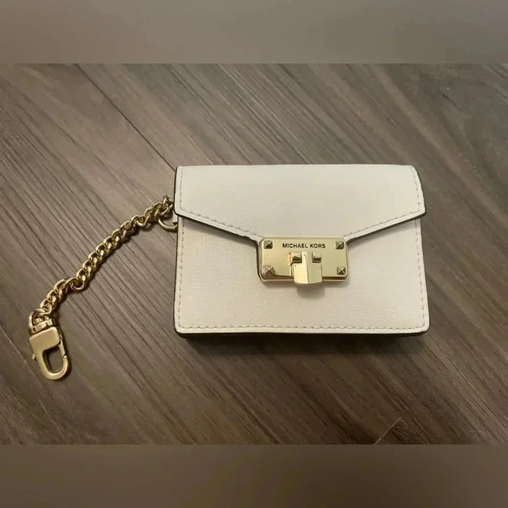 Michael Kors women’s optic white Kinsley accordion card holder - Picture 6 of 6
